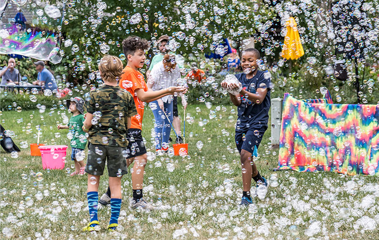 Future Gorloks playing in the bubbles.