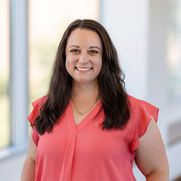 Headshot of Rachel McInnis.