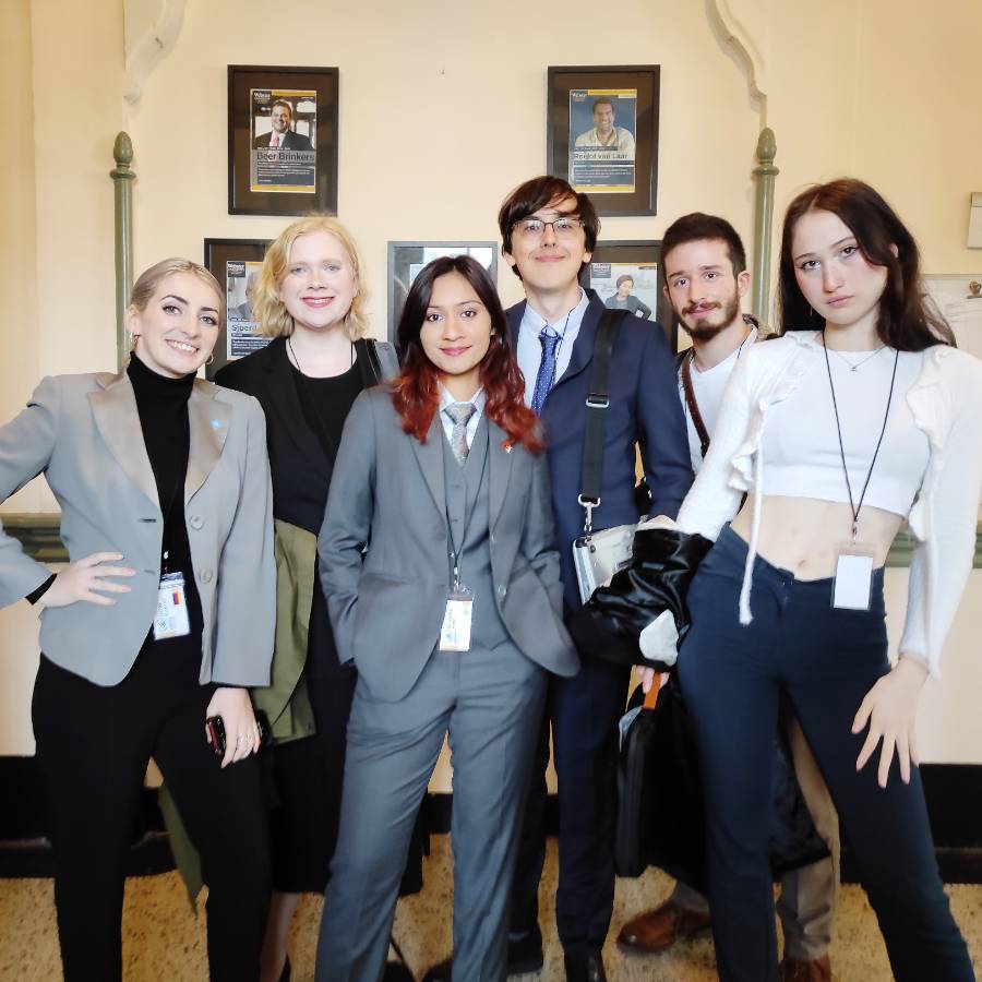 Group of Webster students who travelled from Geneva to participate in the MUN.