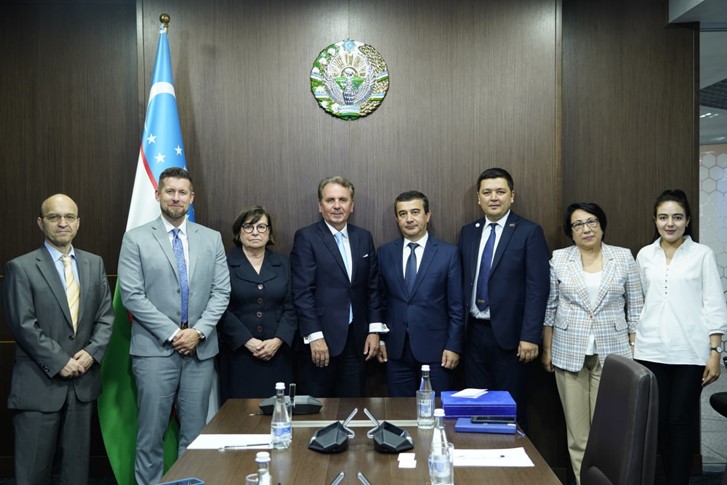 Webster delegation members with Deputy Minister Buzrukkhanov and Ministry leadership.