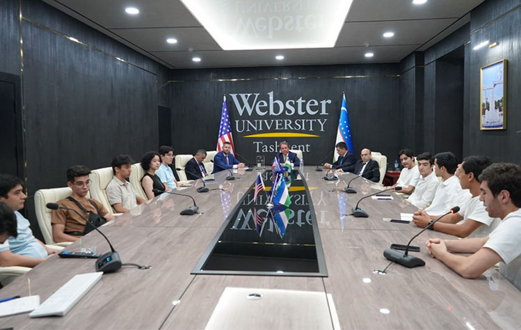 President Schuster meets with Webster Tashkent students.